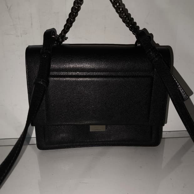 쿠론 메탈 벨 미니 크로스백