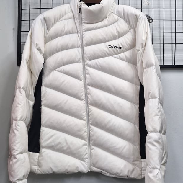 100-105XL 타이틀리스트 기능성 다운 패딩.