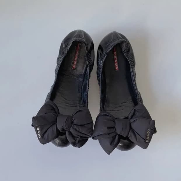 Prada flat shoes 235