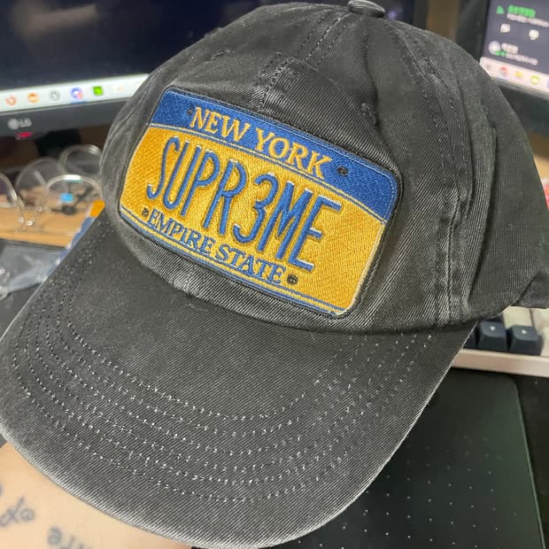 슈프림 6패널 블랙 볼캡 (크림 정품)