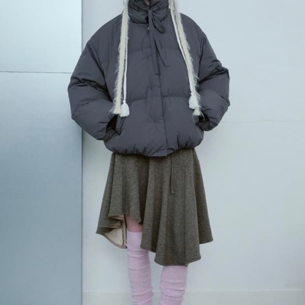 타입서비스 스트랩 숏패딩 챠콜