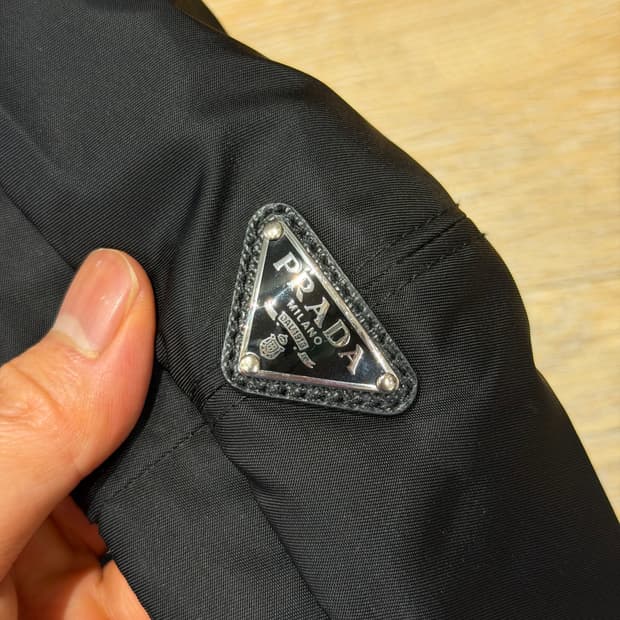프라다 카스케트 S 블랙