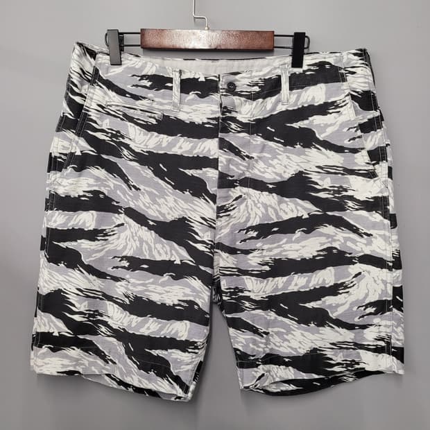 빈티지 타이거 카모 워크 쇼츠 팬츠 블랙/화이트