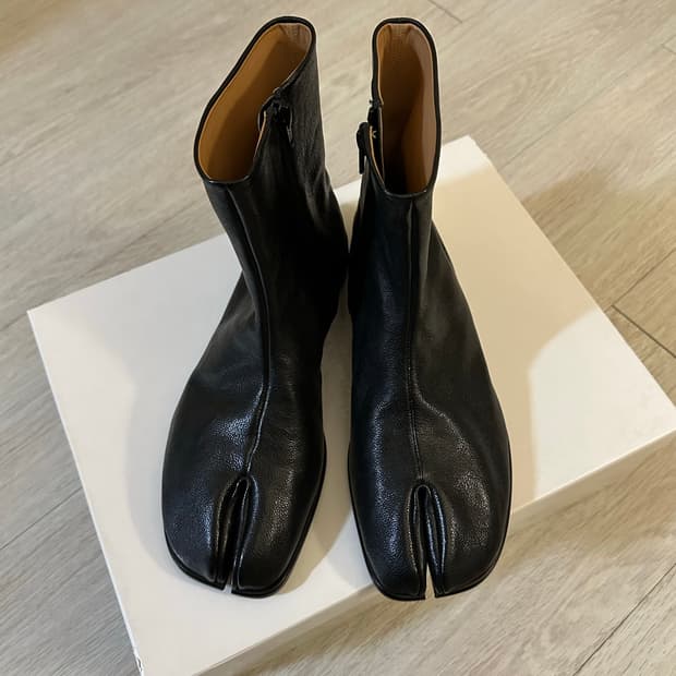 [41] 메종마르지엘라 타비 플랫 앵클 부츠