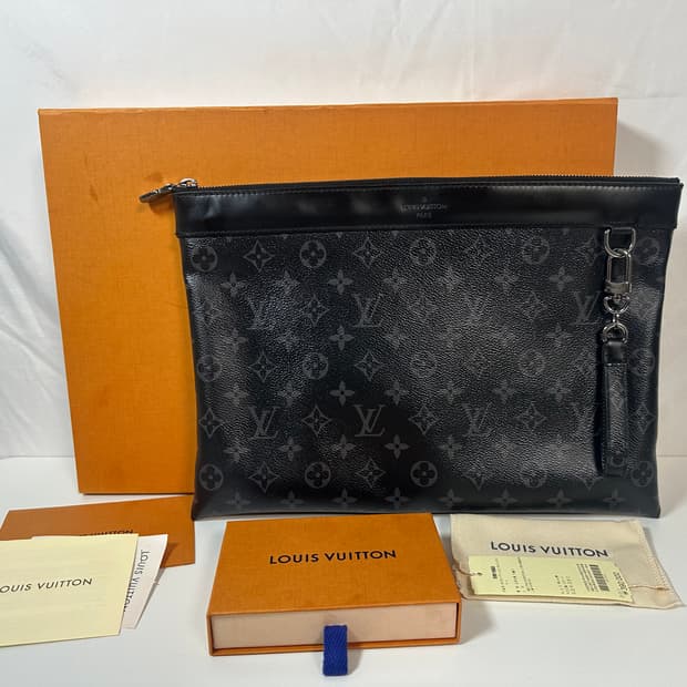 루이비통 디스커버리 클러치 + 드라곤느 키링 (GM/OS) 