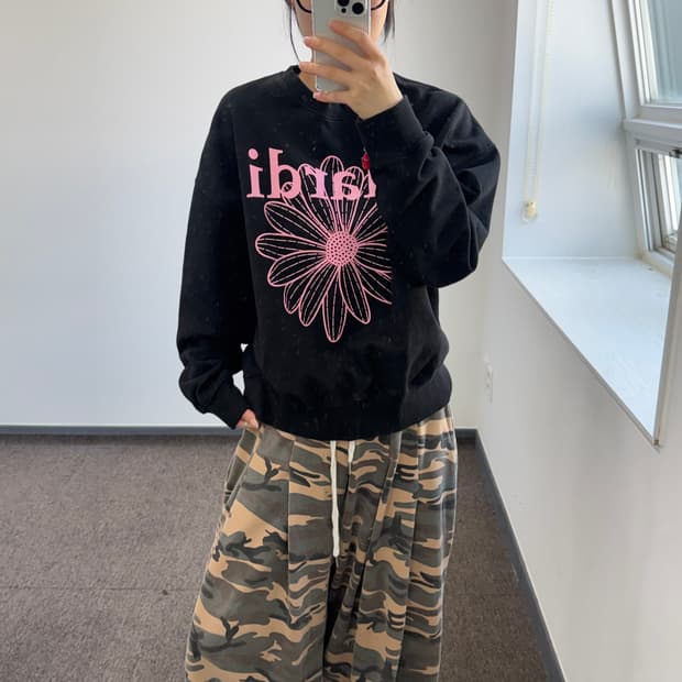 Mardi mercredi 마르디메크르디 핑크로고 블랙 맨투맨