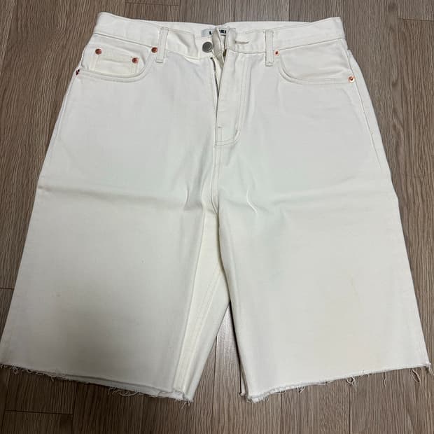 LABEL 아카이브 화이트 데님 숏팬츠( size : 3 )