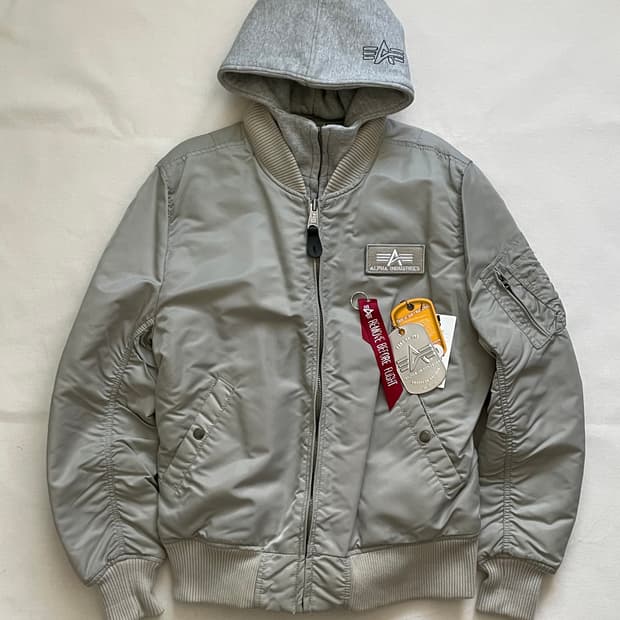 알파인더스트리 MA-1 항공 점퍼 자켓 건메탈 실버