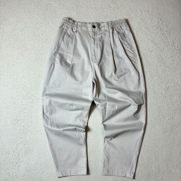 지오송지오 옴므 크롭 투턱 테이퍼드 핏 팬츠 PN7677