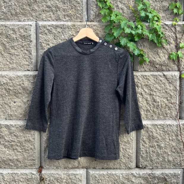 Charcoal Button Sleeve
