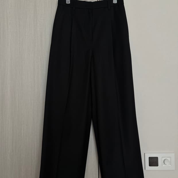 리멘터리 블랙 와이드 핀턱 슬랙스