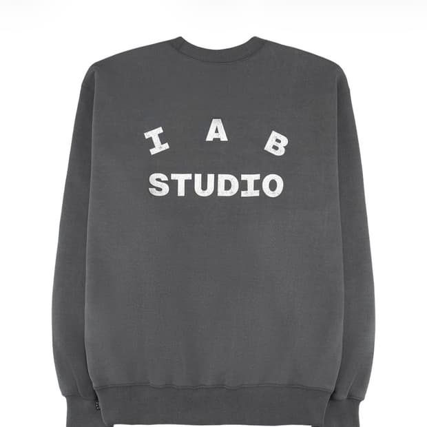 [2XL] 아이앱 스튜디오 아이앱 데미지드 로고 스웨트셔츠 차콜