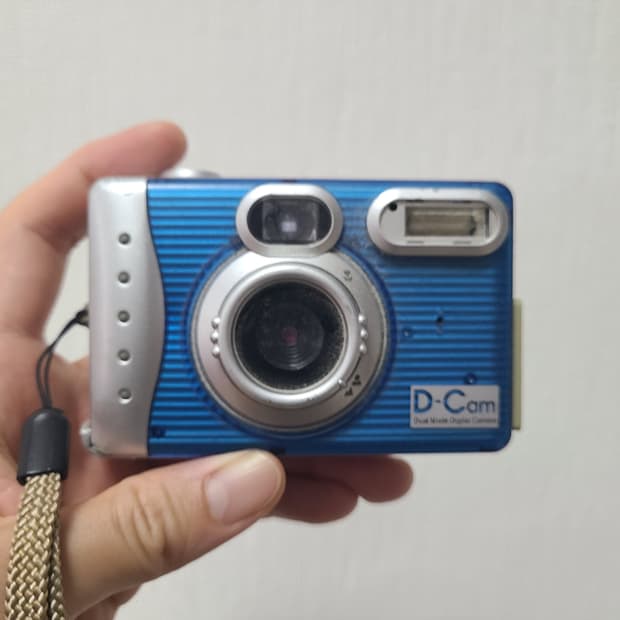 D-Cam 디지털 카메라