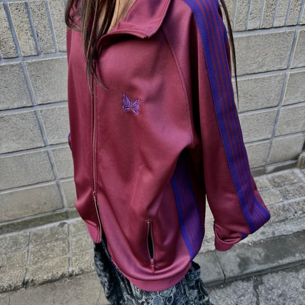 니들스 버건디 트랙 집업