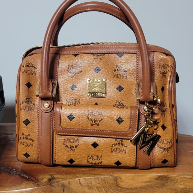 정품 MCM 비세토스 보스턴 백