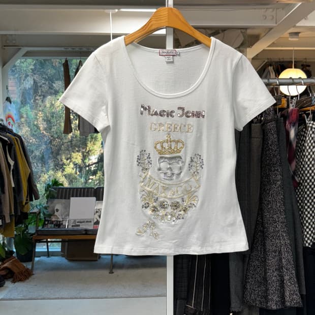 Max&co 스팽글 자수 티셔츠