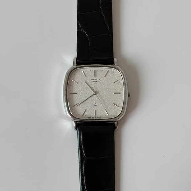 1980s Chariot Texture Dial Square Quartz