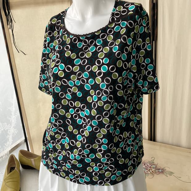 black mint dot blouse