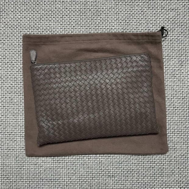 보테가베네타 인트레치아토 클러치
