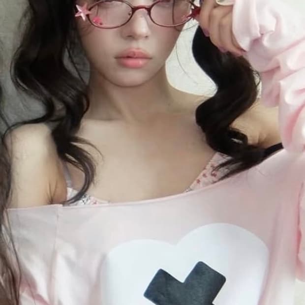 샵페어리 크로스 하트 컷오프 티셔츠 라이트핑크