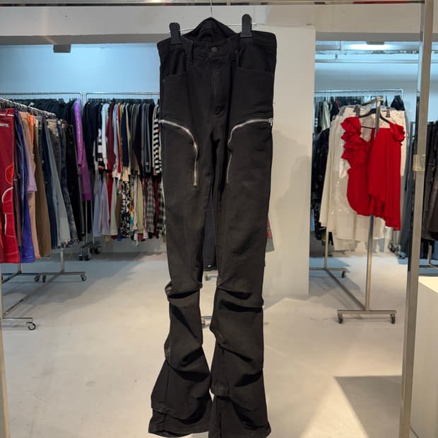 The Southern lap black jean