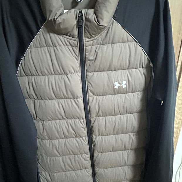 언더아머 하이브리드 패딩자켓