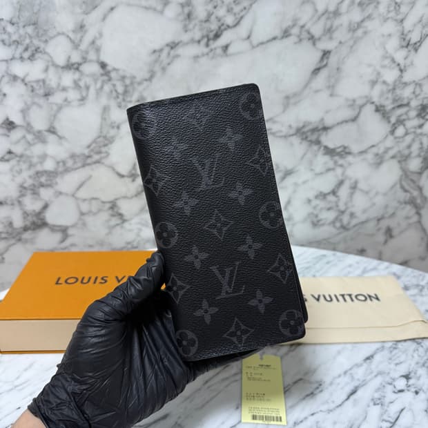 루이비통 이클립스 브라짜 월릿 장지갑 25년2월제조 신형
