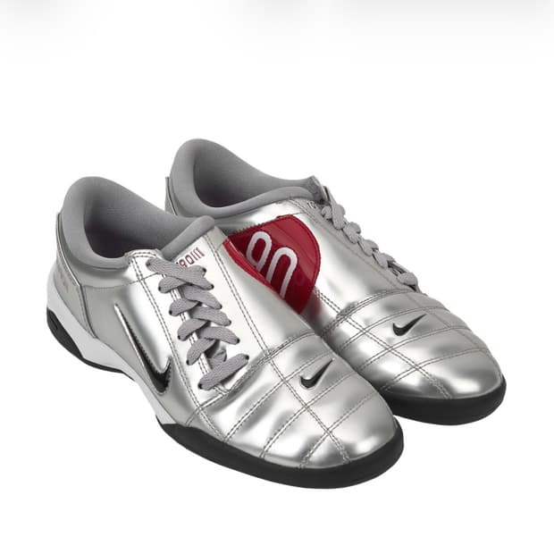 나이키 토탈90 실버 235