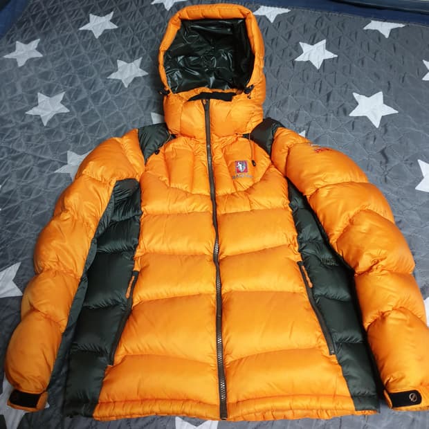 블랙야크 구스다운 익스트림피크 마운틴 패딩 (L)