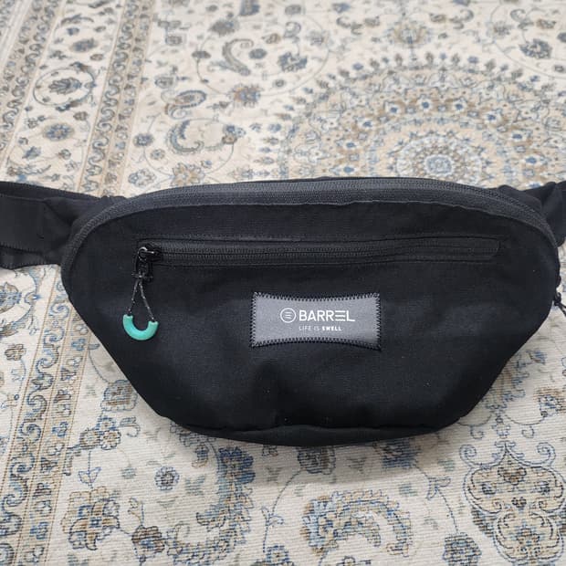 BARREL 배럴 블랙 힙색 웨이스트백
