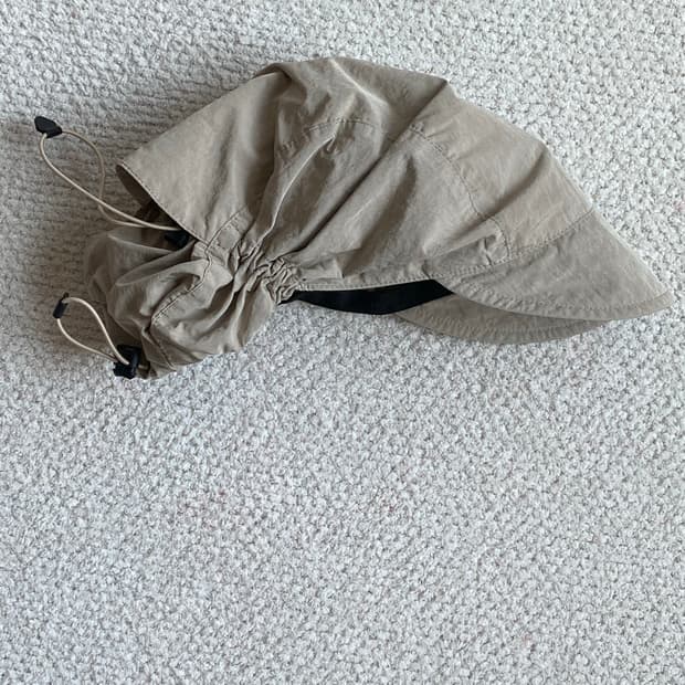 혜인서 셔링캡 베이지 색상