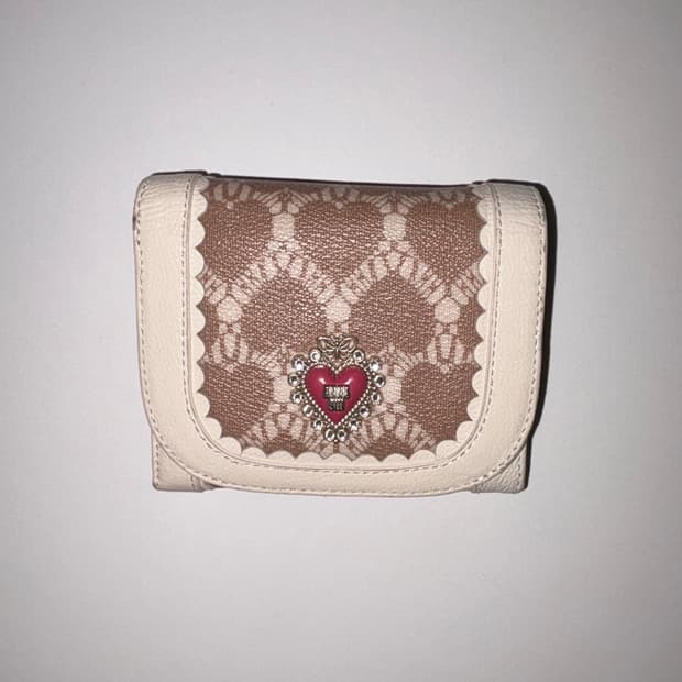 안나수이 하트 레이스 지갑