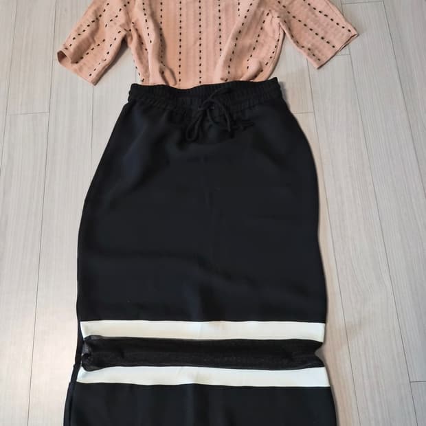 [SJ SJ] 여성 하프 슬리브 자수 포인트 니트