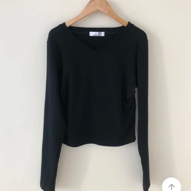 케덴 브이넥 긴팔 티셔츠