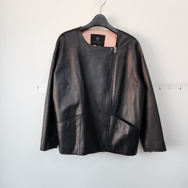STELLA&YK 블랙 가죽 자켓