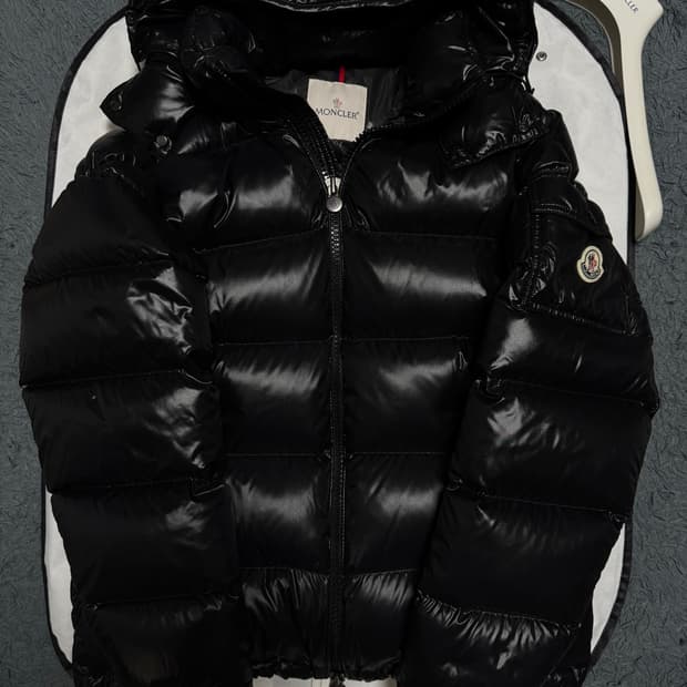 몽클레어 마야 4사이즈 22FW