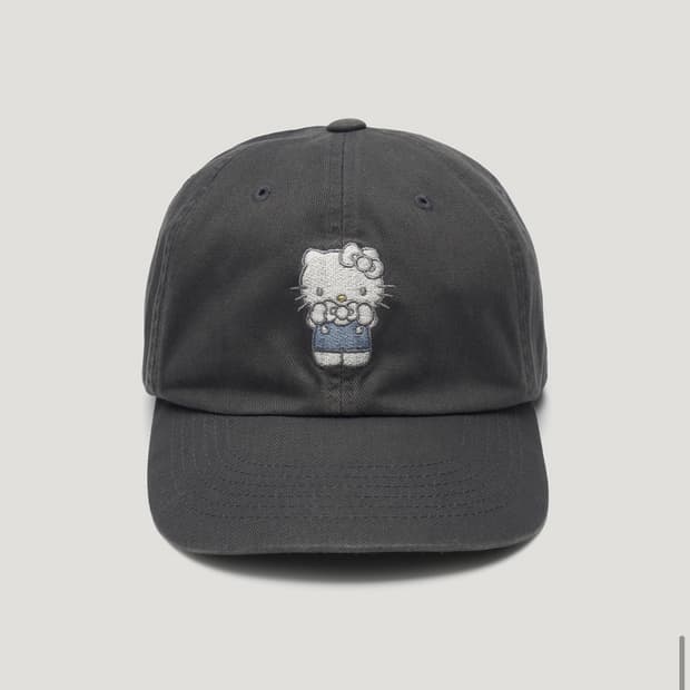 새상품 파르벵 헬로키티 워시드 엠브로이디드 볼캡 차콜