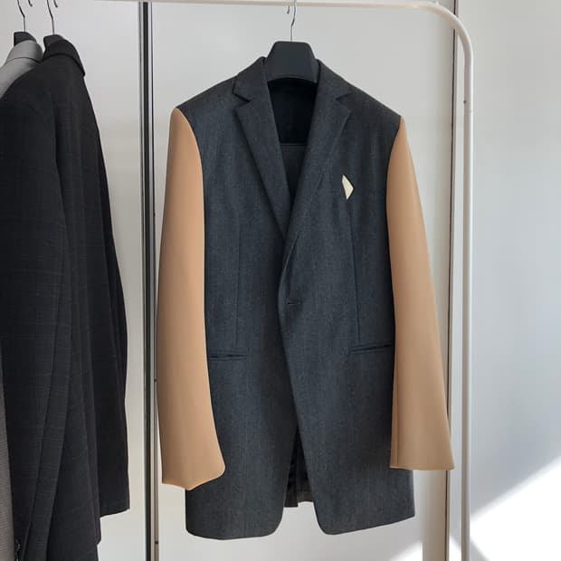 라프시몬스 미러 브로치 울 수트