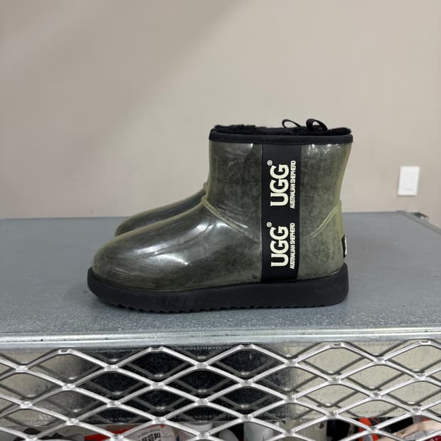 어그 클래식 클리어 미니 38