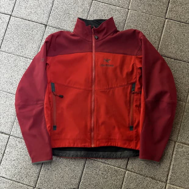 아크테릭스 윈드스토퍼 시그마 윈드브레이커 자켓