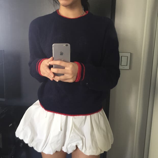 Gap 포인트 컬러 라운드 니트