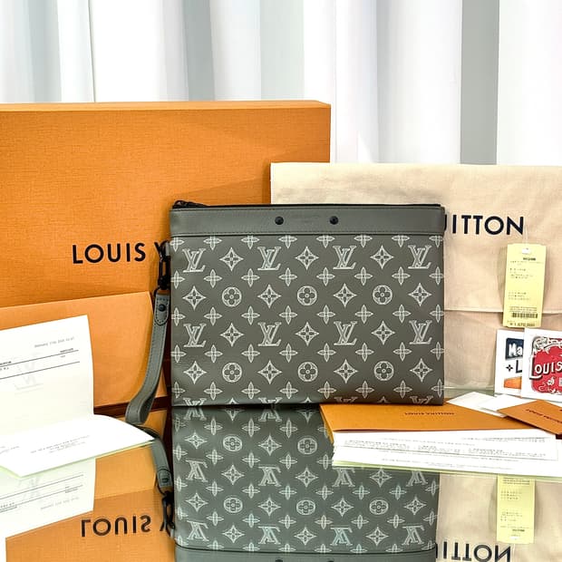 [정품] 25SS 루이비통 포쉐트 투고 쉐도우 클러치백 M12499