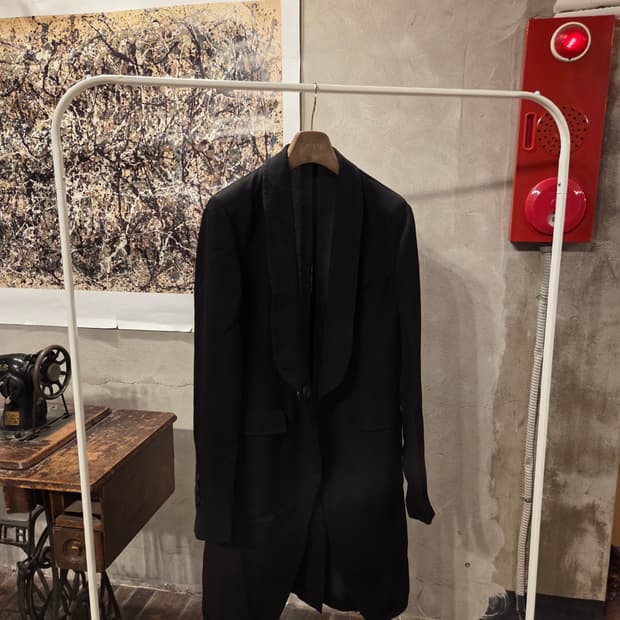 엠포리오 아르마니 코트