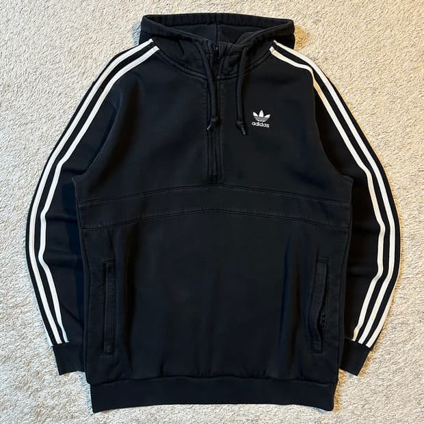 아디다스 신형 파이어버드 사이드라인 하프 반집업 후드티 블랙