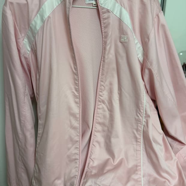 꾸레쥬바람막이