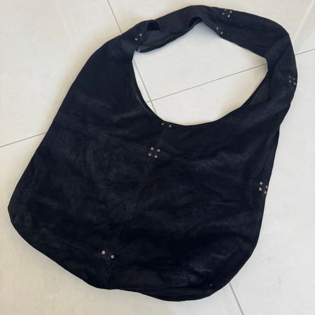 LEATHER SHOULDER BAG 가죽 숄더백