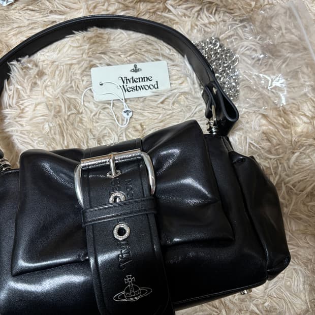 비비안웨스트우드 헤이즐 트레저 숄더백 블랙