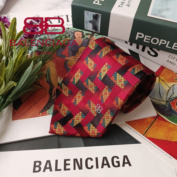 발렌시아가 실크 레드 기하 패턴 넥타이 9.5cm A+등급 E726