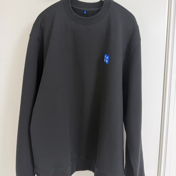 아더에러 맨투맨 판매합니다.