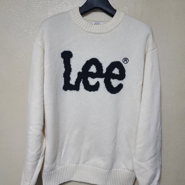 Lee 빅트위치 로고 니트